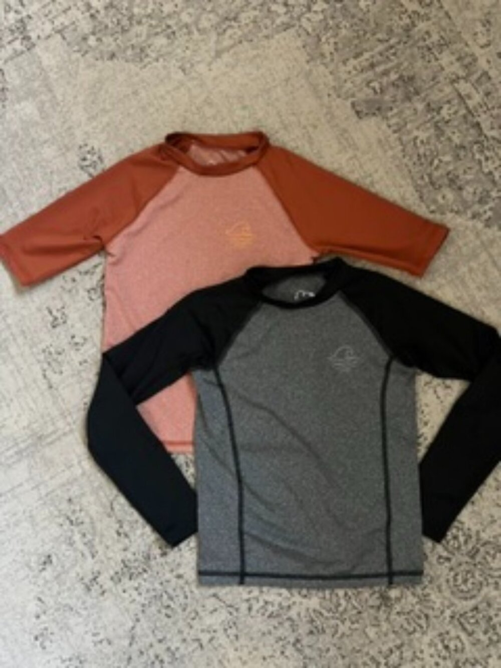 🧡3/$15 art class Rashguards tops bundle x 2